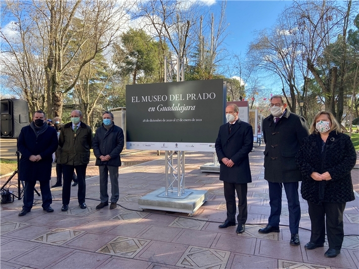 Fernando P. Suescun, jefe de Contenidos Didácticos del Museo del Prado; Ramón Castresana, director de la Fundación Iberdrola España; Andrés Úbeda, director Adjunto de Conservación e investigación del Museo Nacional del Prado; Alberto Rojo, alcalde de Guadalajara; Eusebio Robles, delegado de la Junta de Comunidades de Castilla-La Mancha en Guadalajara, y Riansares Serrano, Concejala Delegada de Cultura y Patrimonio Histórico.