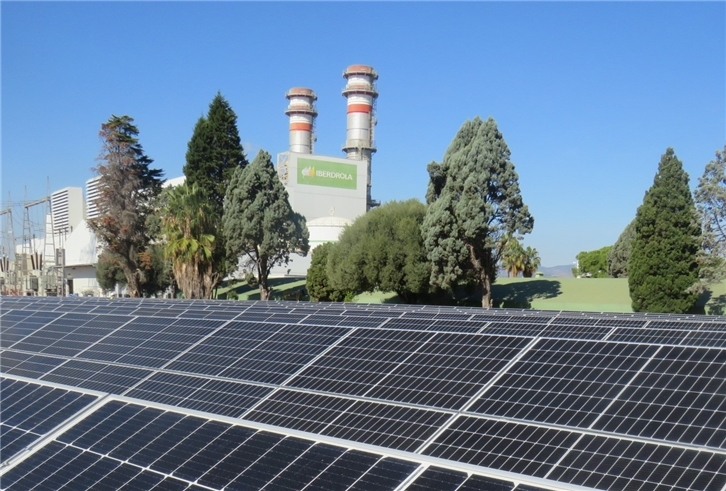 Módulos fotovoltaicos Iberdrola en CC Castellón