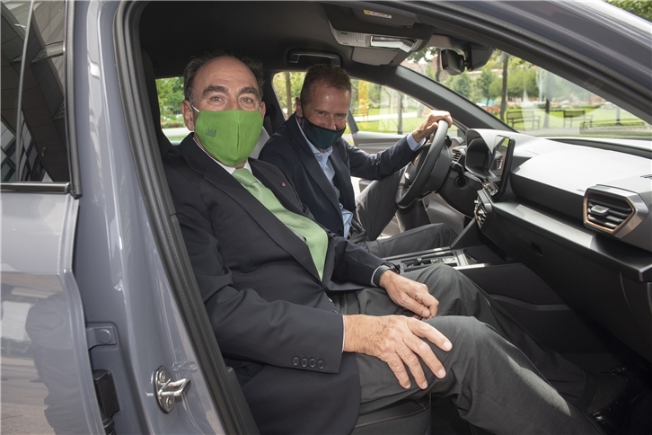El presidente del grupo Iberdrola, Ignacio Galán, junto al CEO del Grupo Volkswagen y presidente del Consejo de Administración de SEAT, Dr. Herbert Diess