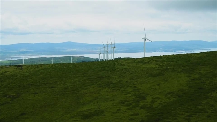 Compactado con imágenes de energía renovable de Iberdrola en Castilla y León