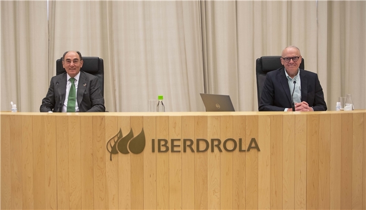 Ignacio Galán, presidente de Iberdrola, y Julián Martínez-Simancas, secretario