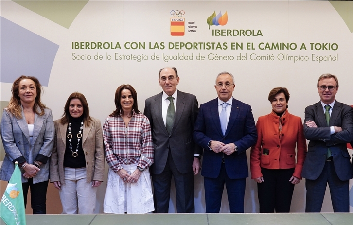 De izquierda a derecha: Victoria Cabezas, secretaria general del COE; Isabel García, presidenta de la Comisión Mujer e Igualdad de Género del COE; Isabel Fernández, vicepresidenta primera del COE; Ignacio Galán, presidente de Iberdrola; Alejandro Blanco, presidente del COE; Ángeles Santamaría, consejera delegada de Iberdrola España; y Aitor Moso, director del Negocio Liberalizado del Grupo Iberdrola.