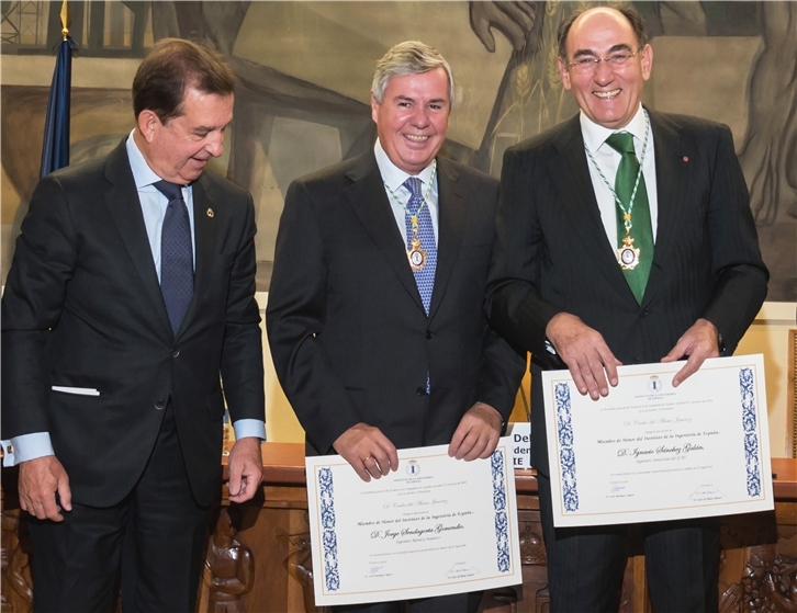 De izquierda a derecha, el presidente del Instituto de la Ingeniería de España, Carlos del Álamo; el presidente de Sener, Jorge Sendagorta; e Ignacio Galán, presidente de Iberdrola