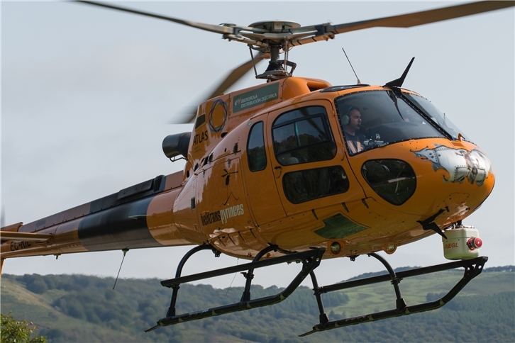 Helicóptero utilizado para revisión líneas y termografía