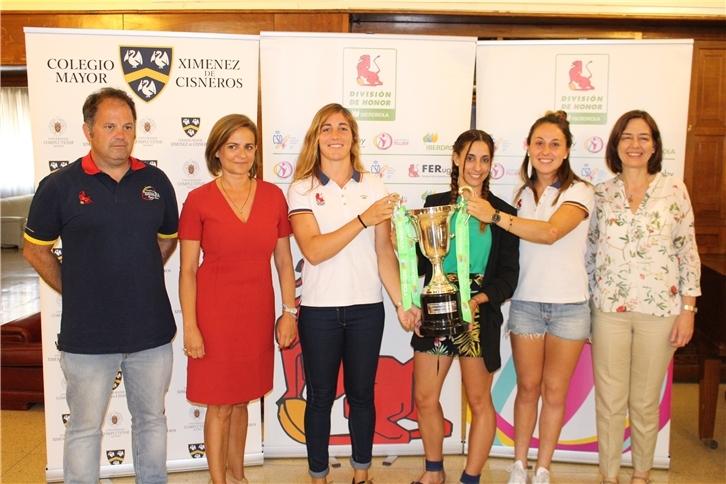 Presentación Copa de la Reina de rugby 7, foto de familia