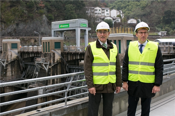 El presidente de Iberdrola, Ignacio Galán, y el presidente de la Xunta de Galicia, Alberto Núñez Feijóo, inauguran la nueva central hidroeléctrica de San Pedro II