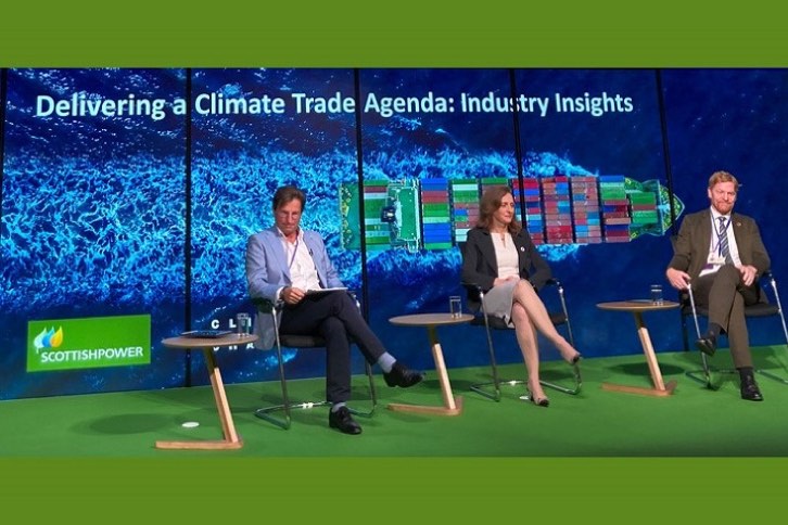 Um momento de debate, organizado pela ScottishPower, no qual foi analisada a relação entre comércio, ação climática e política externa.
