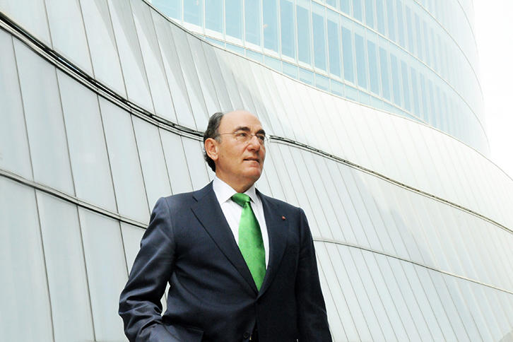 Ignacio Galán, presidente de Iberdrola, en la planta fotovoltaica de Andévalo